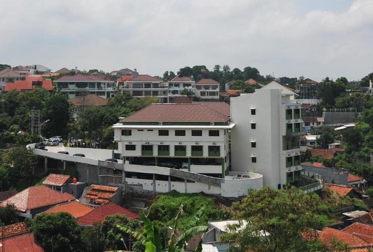 Kesambi Hijau Hotel